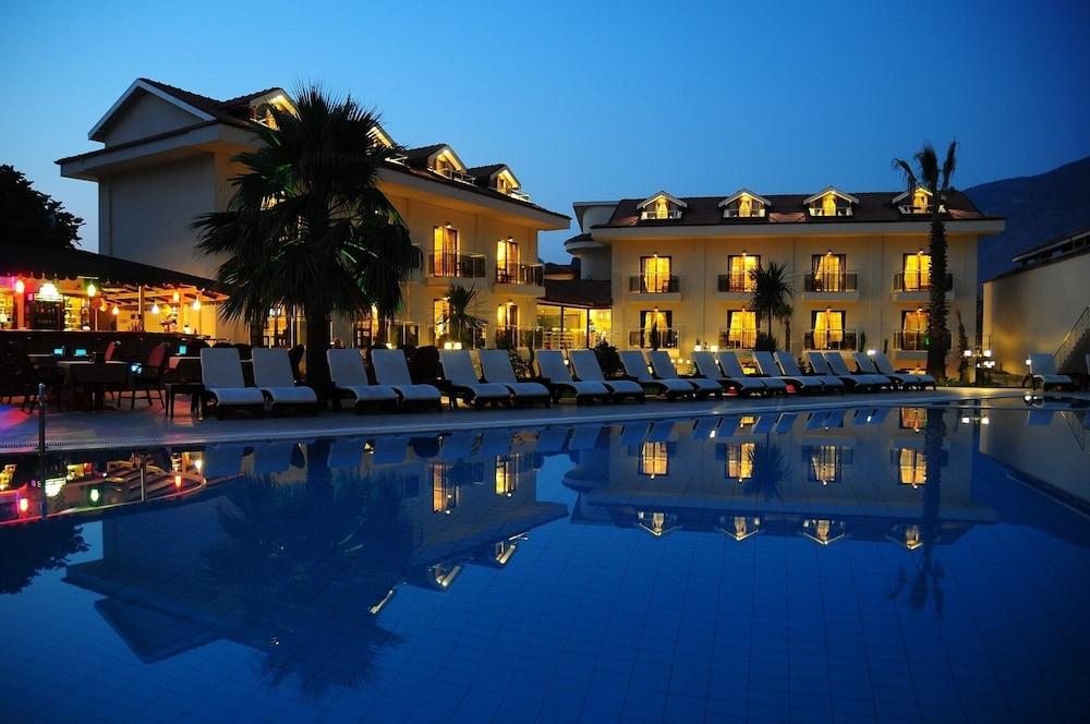 Han Deluxe Hotel โอลลุนเดนิซ ภายนอก รูปภาพ